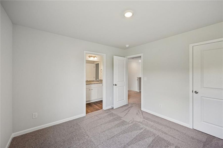 Spacious, unfurnished interior of a new home in Neely Farm, Covington (Image 33).