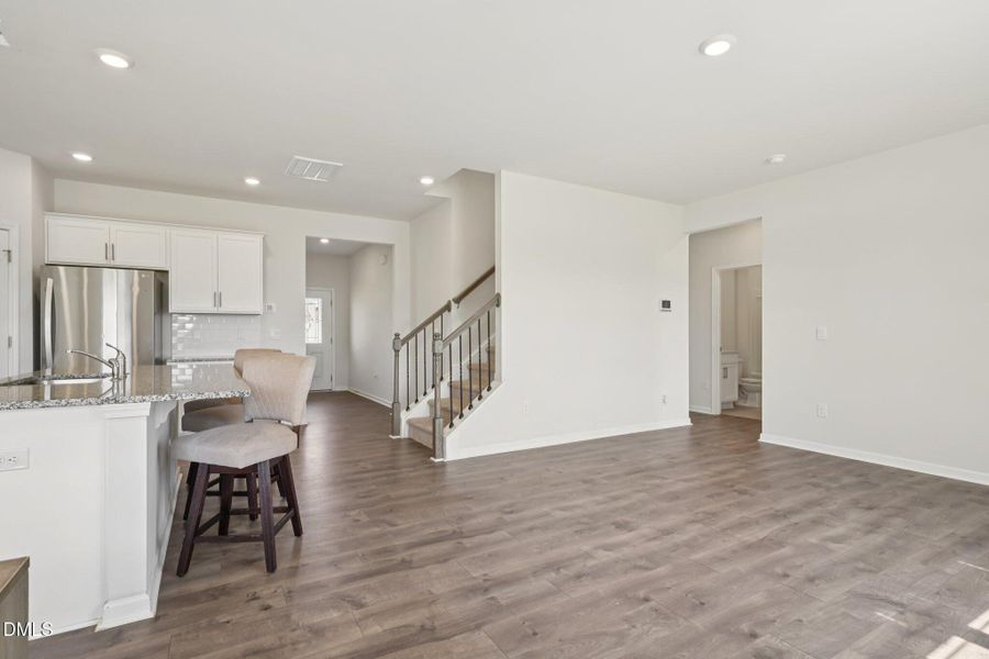 Ketchen in to foyer-Blue Aspen Dr-S2009-