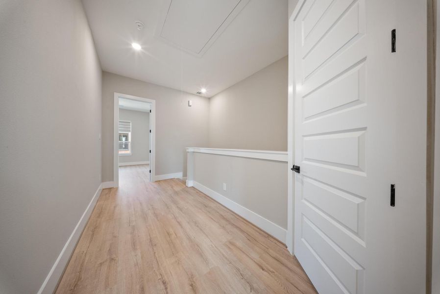 Spacious, unfurnished interior of a new home in Griggs Landing, Houston (Image 19).