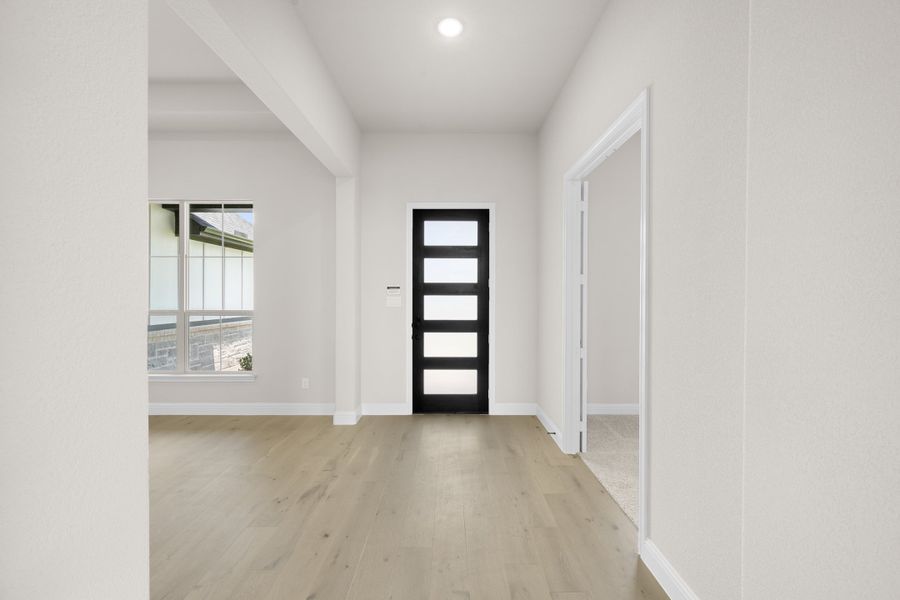 Spacious, unfurnished interior of a new home in Pecan Acres, Red Oak (Image 12). Spacious, unfurnished interior of a new home in Pecan Acres, Red Oak (Image 12).