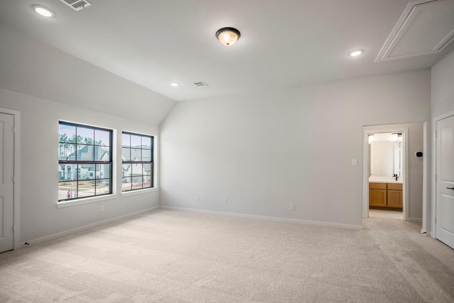 Spacious, unfurnished interior of a new home in Artavia 70′ Lots, Conroe (Image 35).