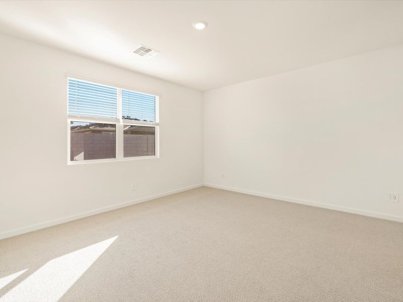 Spacious, unfurnished interior of a new home in Rancho Mirage Signature Series, Maricopa (Image 10).