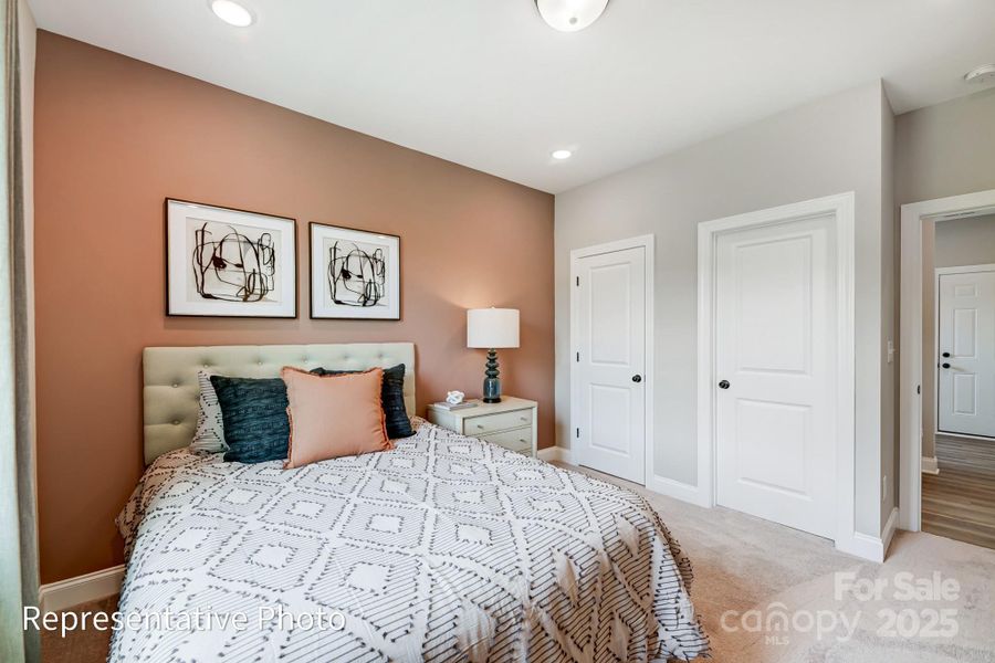 Example of guest bedroom on the main