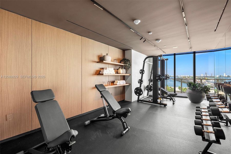 Community amenities in , Miami (Image 49).