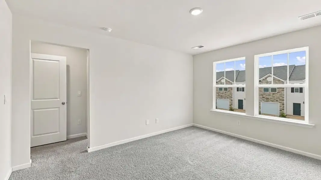 Spacious, unfurnished interior of a new home in Covington Village, Greer (Image 24).