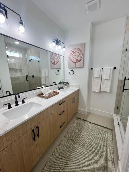 Furnished interior view inside a new home in Thornton Oaks, Houston (Image 37).