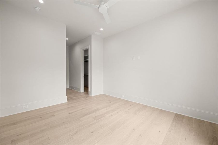 Spacious, unfurnished interior of a new home in , Atlanta (Image 43).