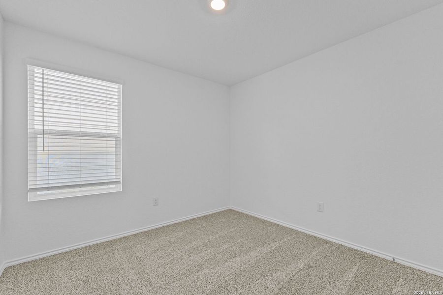 Spacious, unfurnished interior of a new home in Stonehill, San Antonio (Image 35).