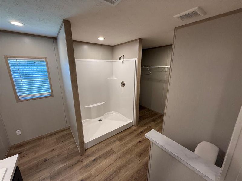 Spacious, unfurnished interior of a new home in , Bridgeport (Image 16).