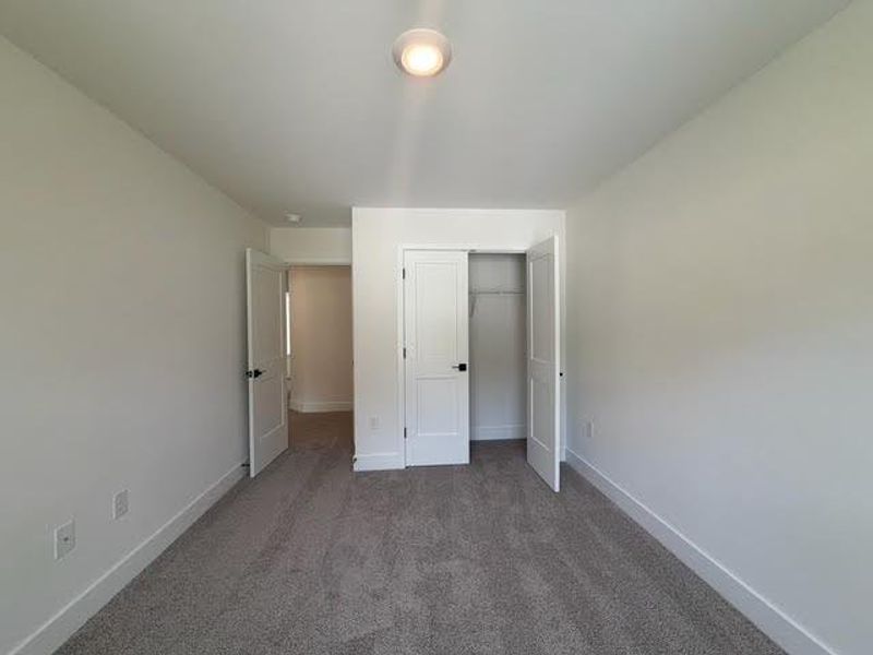 Spacious, unfurnished interior of a new home in Tuscany Hills, Douglasville (Image 21).