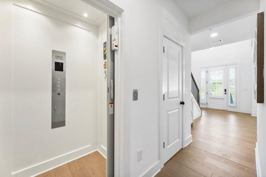 Spacious, unfurnished interior of a new home in , Alpharetta (Image 18).