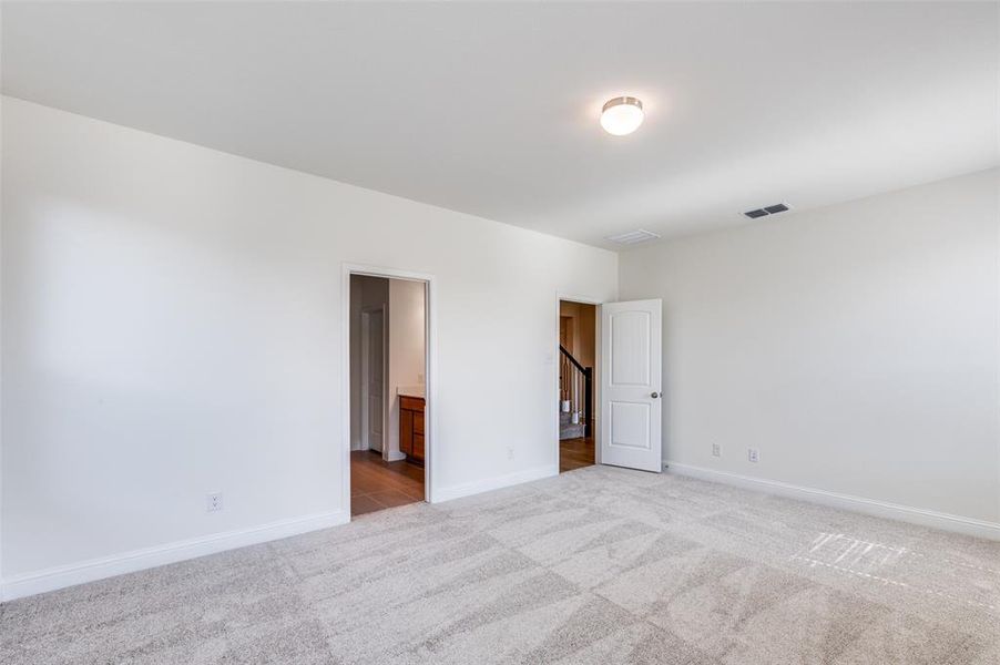 Spacious, unfurnished interior of a new home in Sierra Vista at Kelly Ranch, Aledo (Image 21).