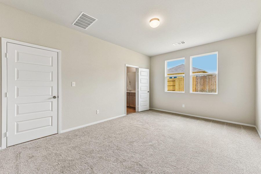 Spacious, unfurnished interior of a new home in Edgebrooke, Pflugerville (Image 28). Spacious, unfurnished interior of a new home in Edgebrooke, Pflugerville (Image 28).