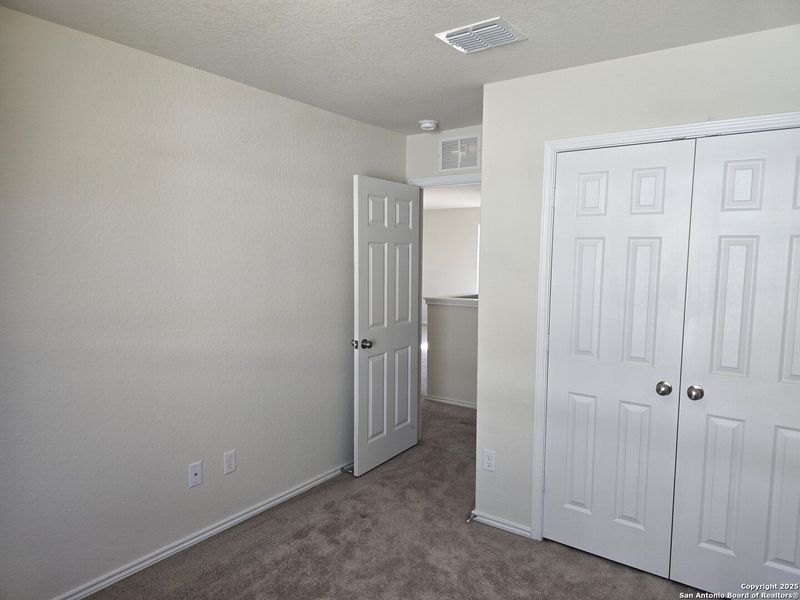Spacious, unfurnished interior of a new home in Davis Ranch, San Antonio (Image 20).