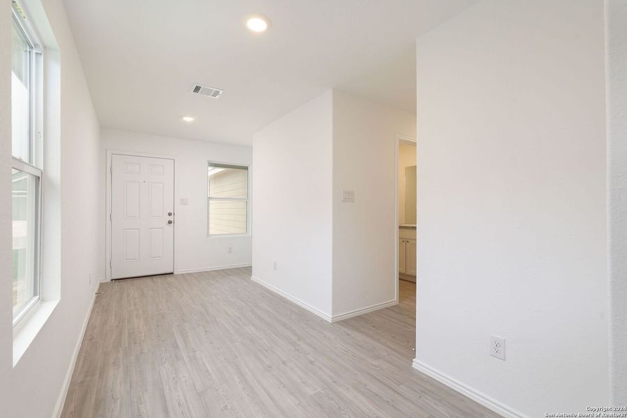 Spacious, unfurnished interior of a new home in Silos: Cottage, San Antonio (Image 12). Spacious, unfurnished interior of a new home in Silos: Cottage, San Antonio (Image 12).