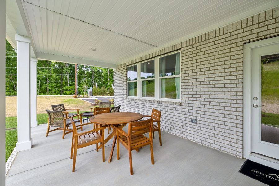Covered Patio | For representation purposes only. Options and layout may vary by community and home plan. Covered Patio | For representation purposes only. Options and layout may vary by community and home plan.