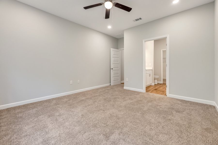 Spacious, unfurnished interior of a new home in Oak Hollow, Crestview (Image 25). Spacious, unfurnished interior of a new home in Oak Hollow, Crestview (Image 25).