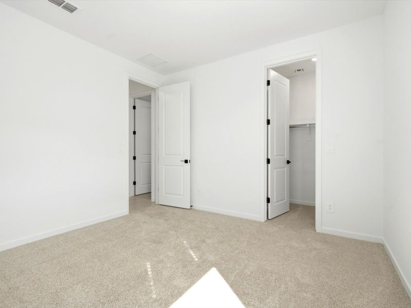 Spacious, unfurnished interior of a new home in Legacy Place, Glendale (Image 20).