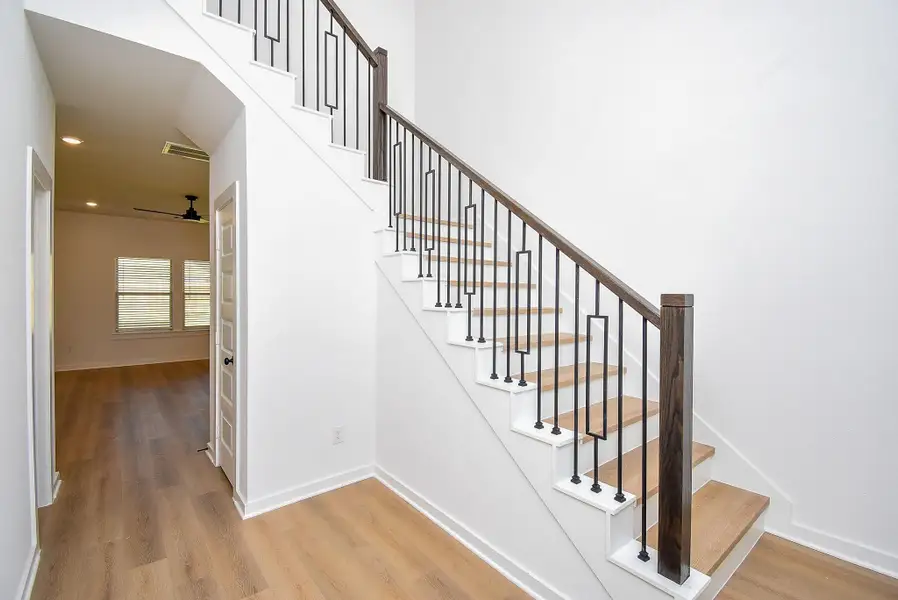 Spacious, unfurnished interior of a new home in Glendale Lakes, Arcola (Image 32).