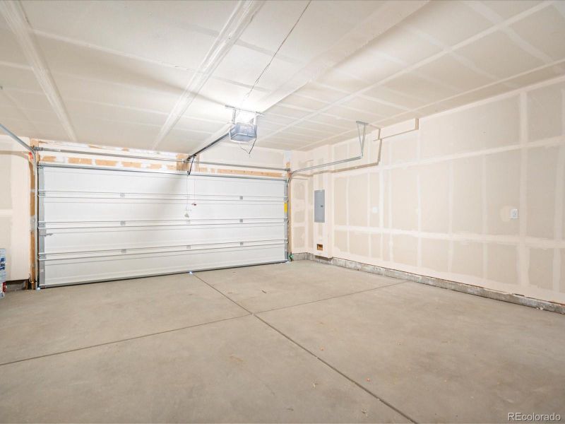 Image 36 of a home in Three Hills.