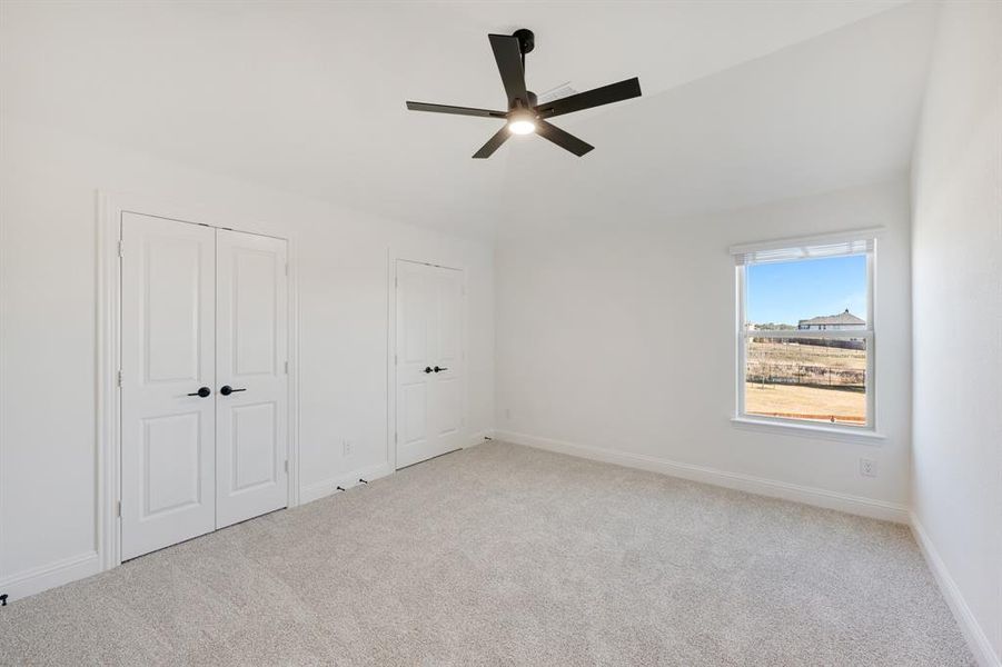 Spacious, unfurnished interior of a new home in Triple Diamond Ranch, Mansfield (Image 35).