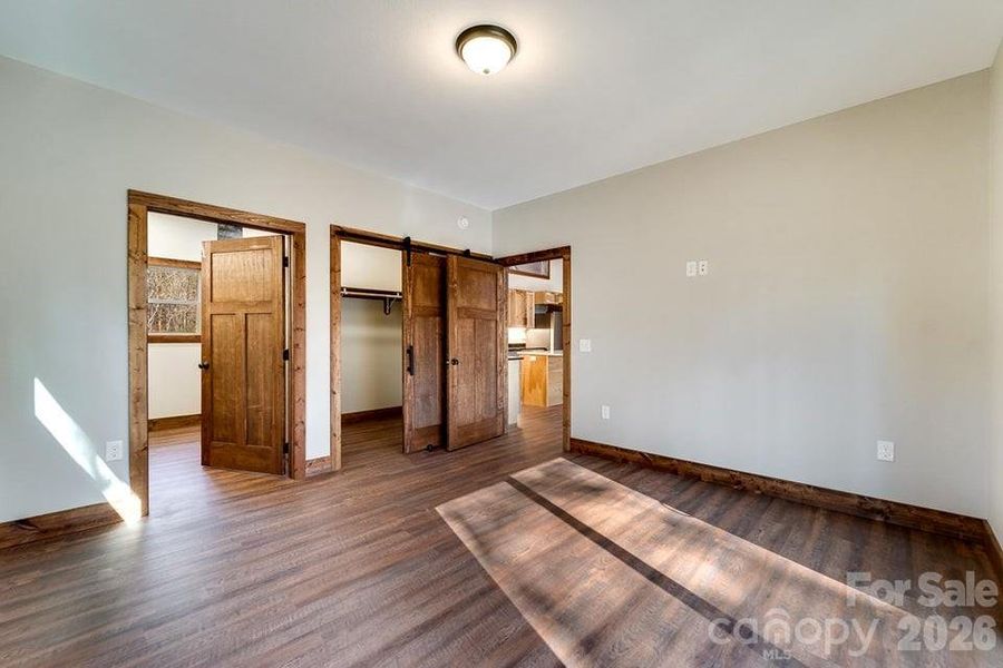 Spacious, unfurnished interior of a new home in , Murphy (Image 17).