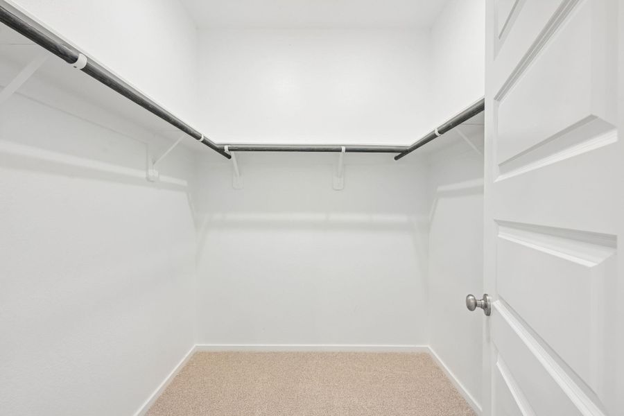 Spacious, unfurnished interior of a new home in Kemah Crossing - City Series, Kemah (Image 36).