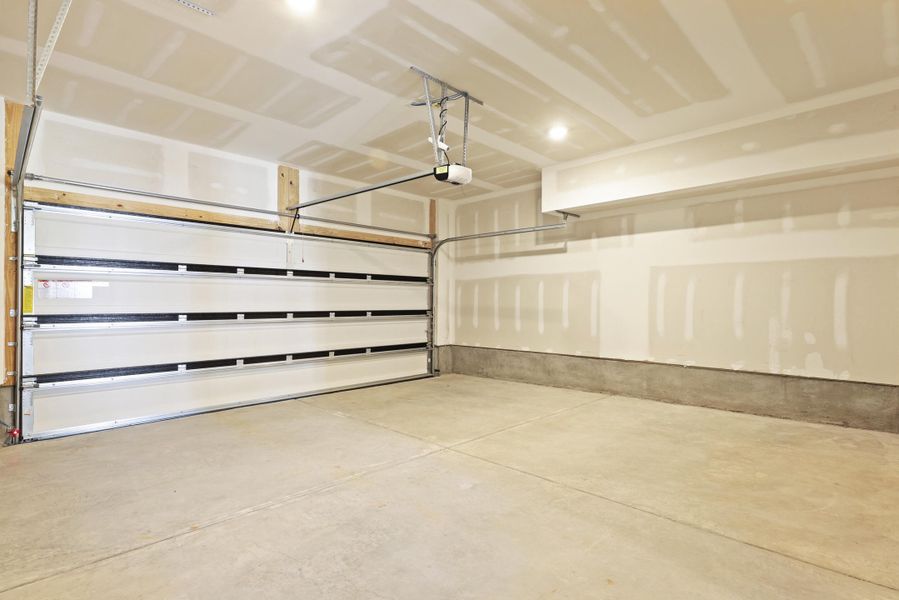 Spacious, unfurnished interior of a new home in Nexton, Summerville (Image 20).