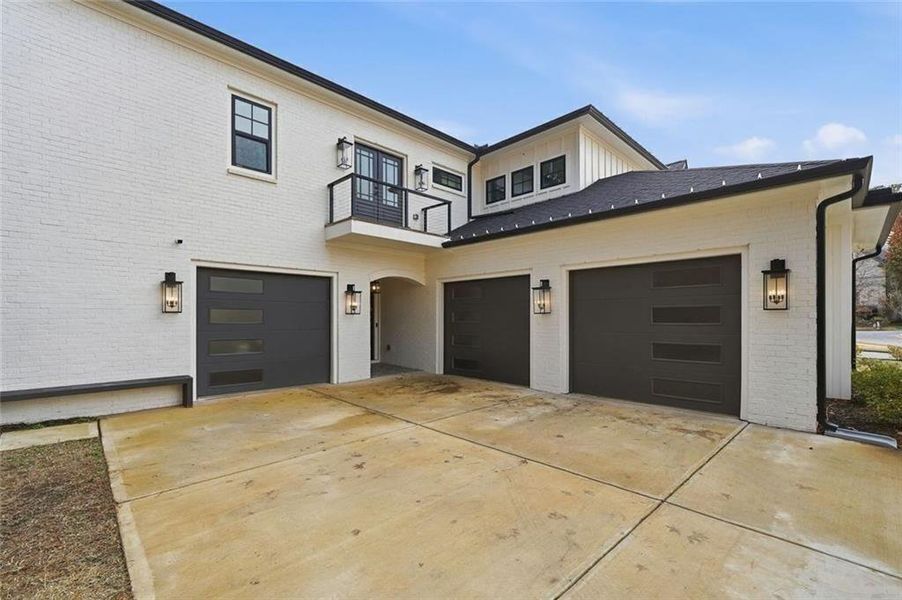 Exterior details and patio area of a home in , Alpharetta (Image 26).