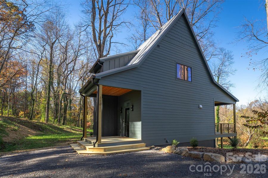 Plenty of parking and easy turn around