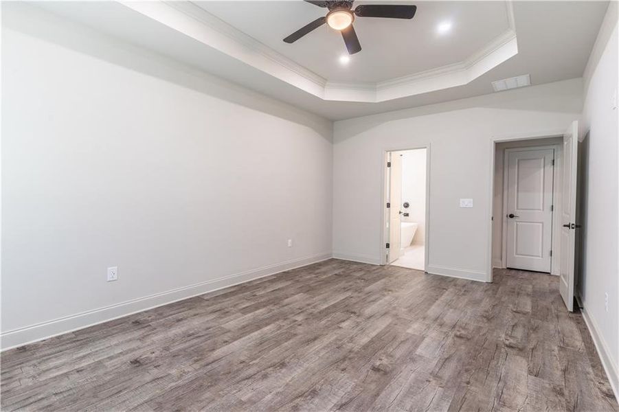 Spacious, unfurnished interior of a new home in , Commerce (Image 60).