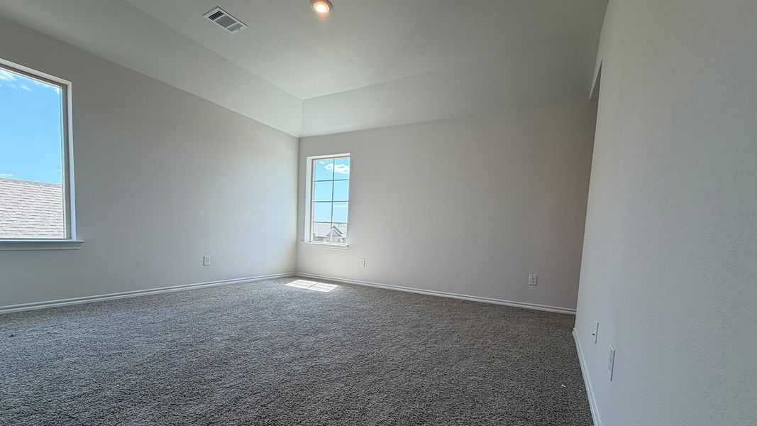 Spacious, unfurnished interior of a new home in Wildcat Ranch, Crandall (Image 6).