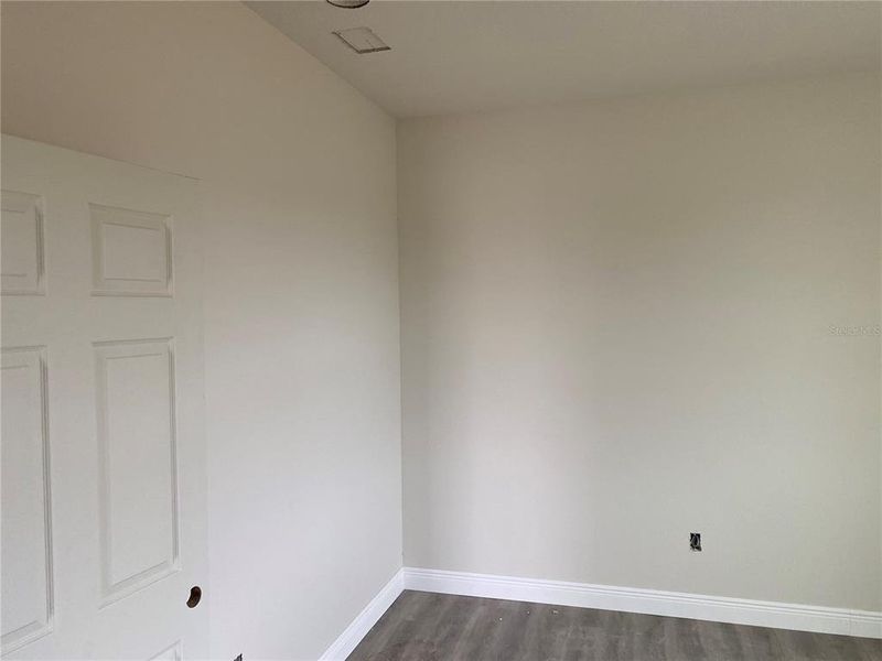 Spacious, unfurnished interior of a new home in , Port Charlotte (Image 5).