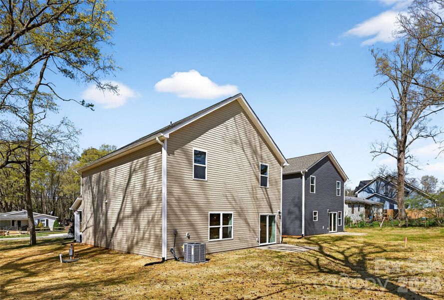 Exterior details and patio area of a home in , Charlotte (Image 3).