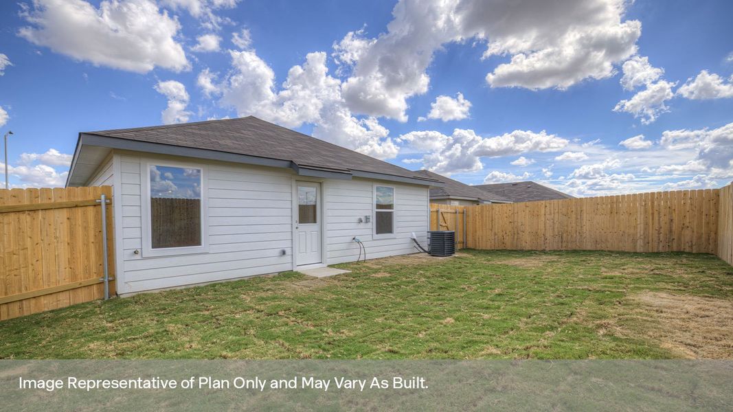 Exterior details and patio area of a home in Lantana, Lockhart (Image 3).