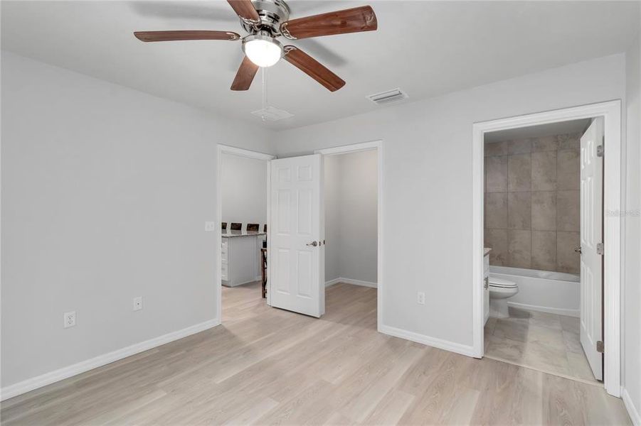 Spacious, unfurnished interior of a new home in , Williston (Image 20).