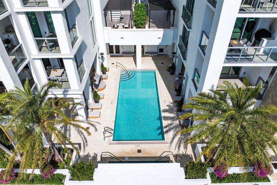 Royal Palm Residence #402