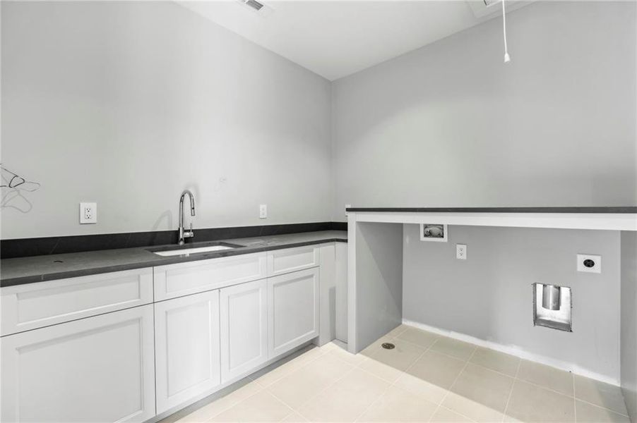 Furnished interior view inside a new home in , Atlanta (Image 9).