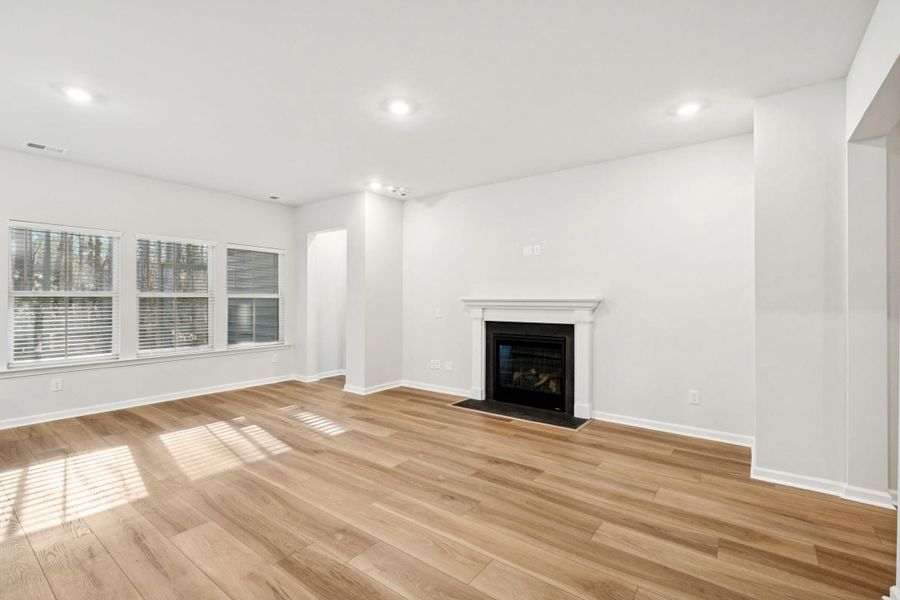 Spacious, unfurnished interior of a new home in Saint John's Lake: Arbor Collection, Johns Island (Image 22).