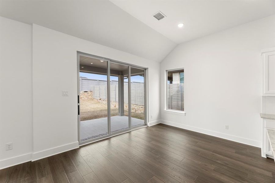 11. 4120 Seminole - Dining