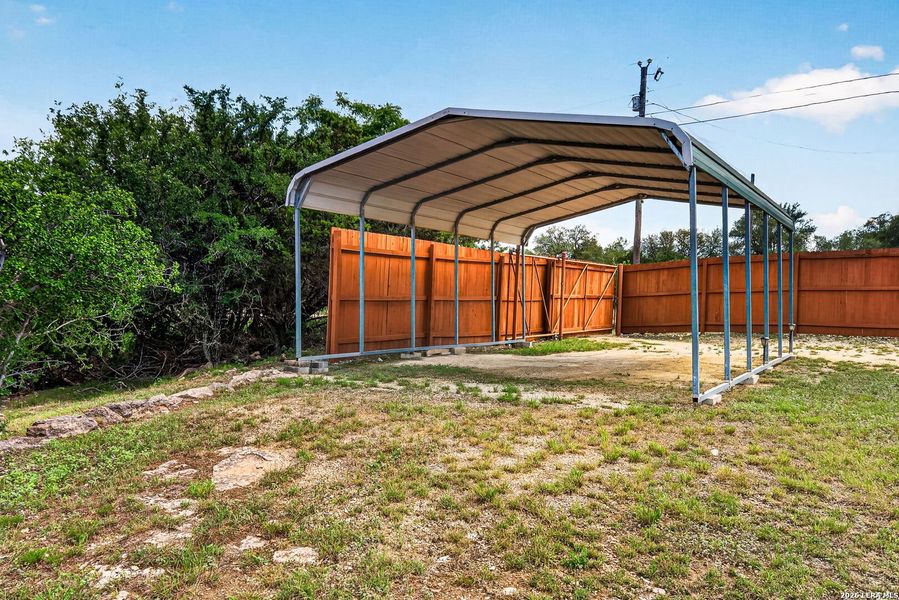Community amenities in , Bandera (Image 11).