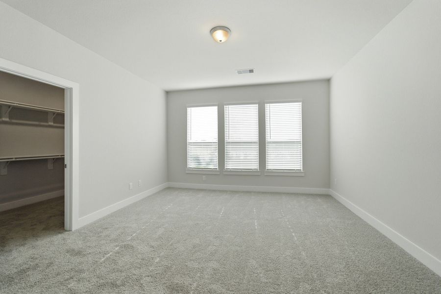 Spacious, unfurnished interior of a new home in Ashland, Richwood (Image 43).