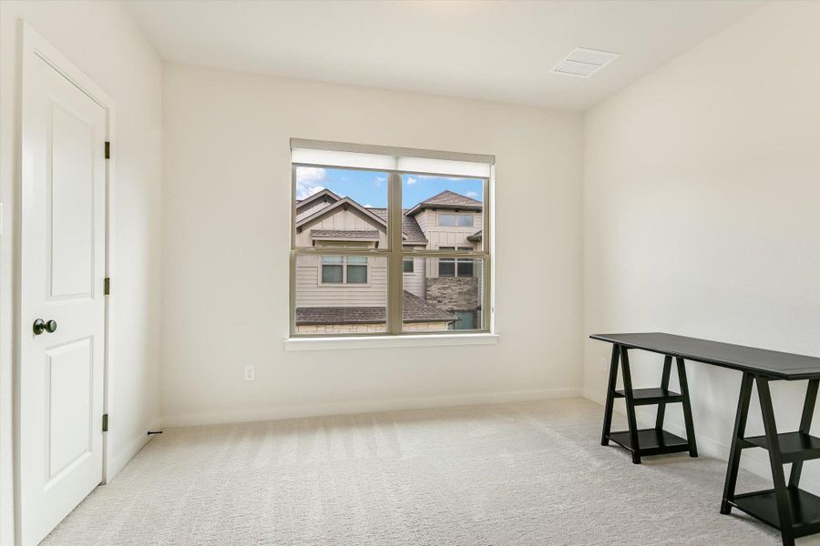 Spacious, unfurnished interior of a new home in Sonoma Heights, Round Rock (Image 16). Spacious, unfurnished interior of a new home in Sonoma Heights, Round Rock (Image 16).