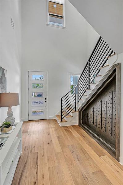 Spacious, unfurnished interior of a new home in , Tampa (Image 23).