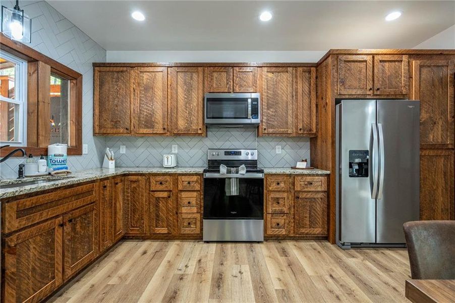Furnished interior view inside a new home in , Ellijay (Image 9).