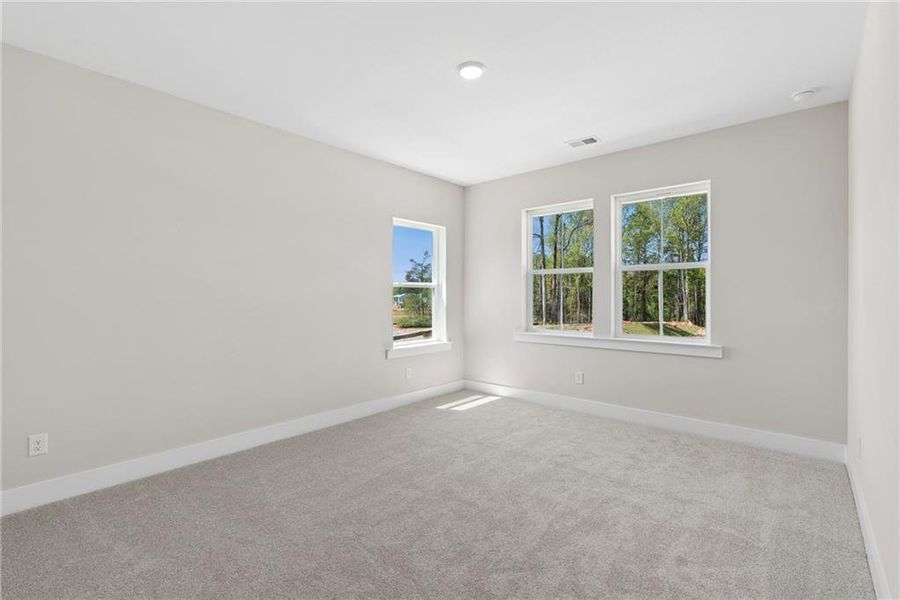 Spacious, unfurnished interior of a new home in Meadow Brook Farms, Cumming (Image 18).