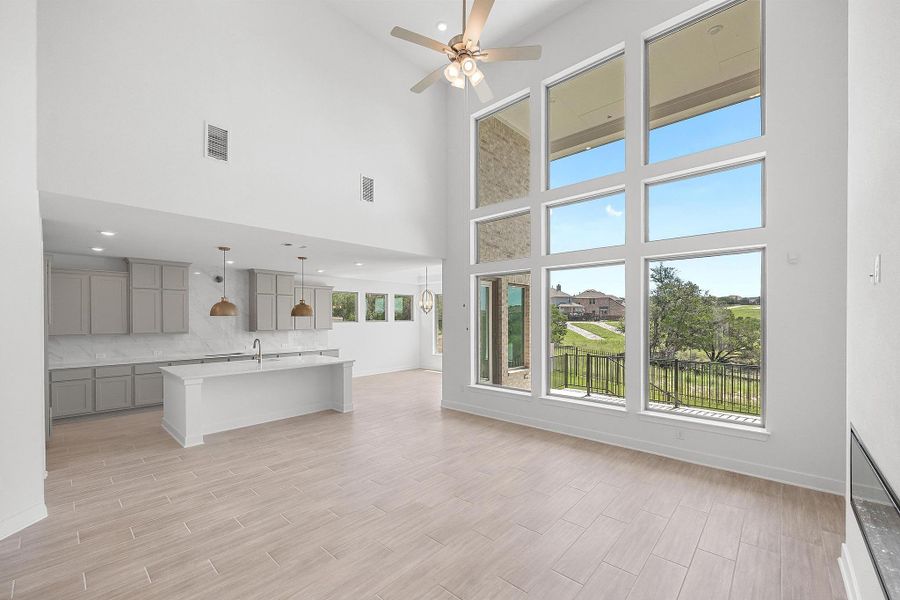 Spacious, unfurnished interior of a new home in Lakeside at Tessera - 60', Lago Vista (Image 14).