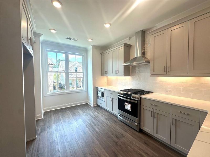 Furnished interior view inside a new home in Evanshire Townhomes, Duluth (Image 20).