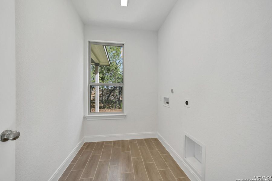 Spacious, unfurnished interior of a new home in Everly Estates, San Antonio (Image 34). Spacious, unfurnished interior of a new home in Everly Estates, San Antonio (Image 34).