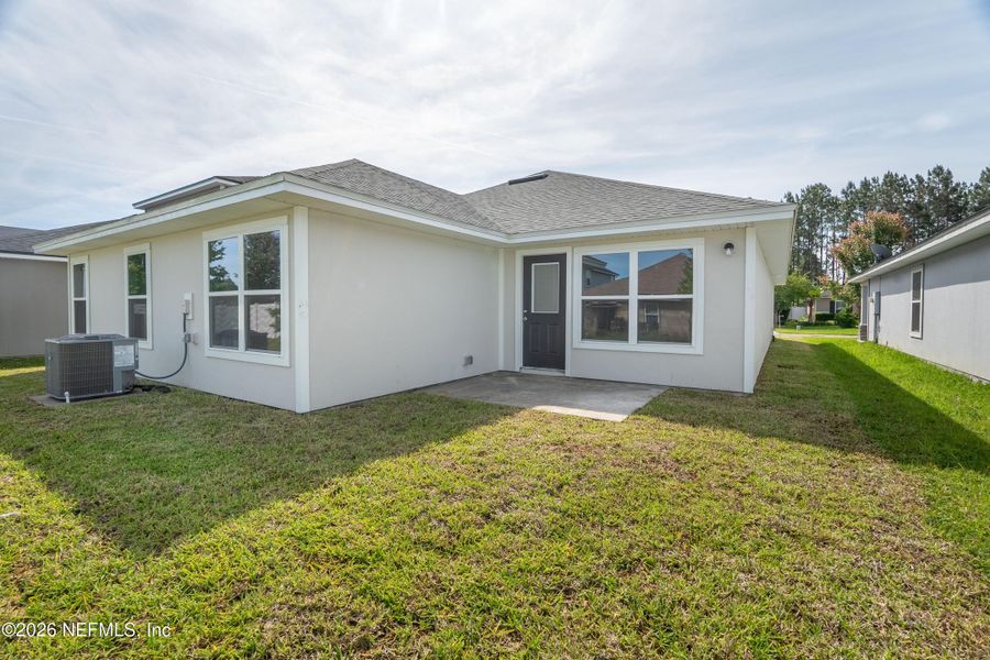 Exterior details and patio area of a home in , Jacksonville (Image 21).